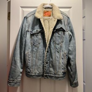LEVI’s ORIGINAL MENS SHERPA JACKET - Medium